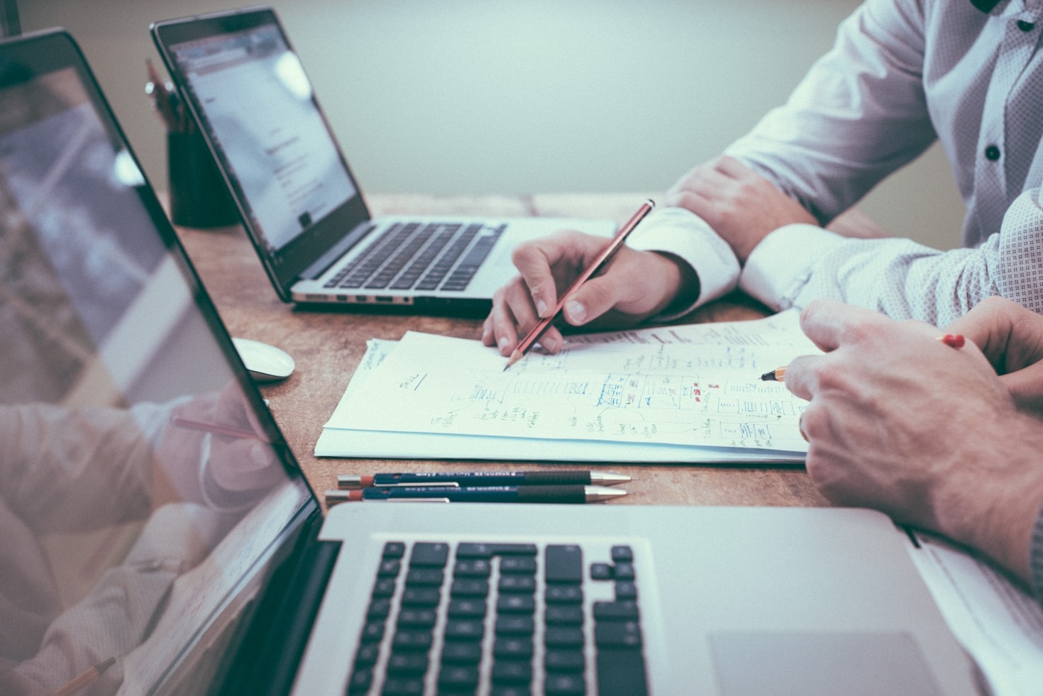 Essential Tools Every New Trader Needs Today